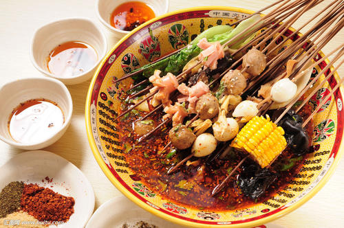 楊國福VS張亮，誰是中國麻辣燙之王？