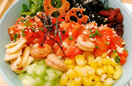 碳烤雞丸串、老北京雞肉卷、紫薯包……便利店這些鮮食最好賣