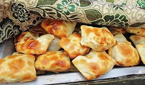 餐飲引領、生產接力，新疆風味烤包子風靡全國