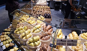 自營改聯(lián)營、轉(zhuǎn)賣預(yù)制菜，超市最有“煙火氣”的地方也要沒了？