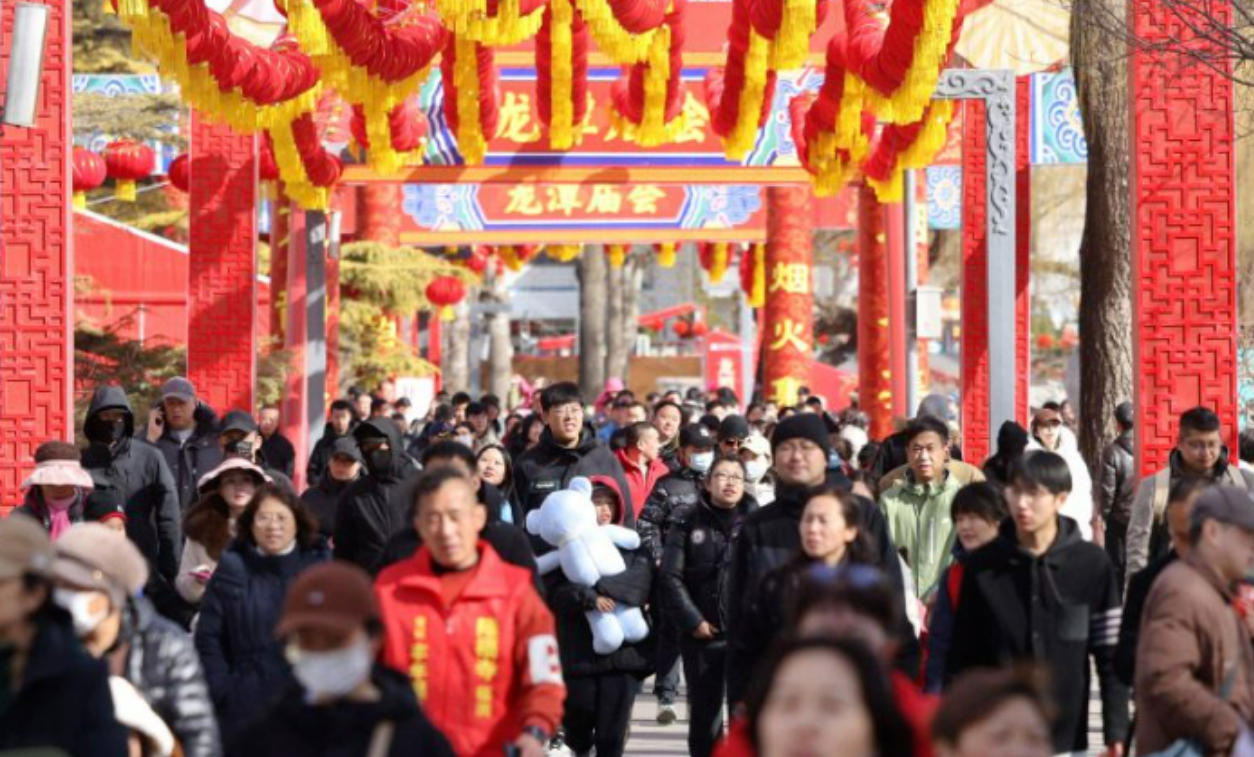 零售餐飲增10.6%，AI下單、地方菜爆火，馬年消費市場迎“開門紅”